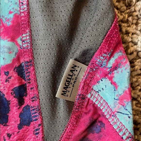 Magellan Outdoors Pro Angler Vibrant Pink and Blue Top - Picture 4 of 7